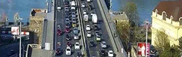 KOLAPS U BEOGRADU, SVE STOJI! Terazijski tunel zakrčen, za 7 KM autoputa treba POLA SATA - kroz centar se ne može!