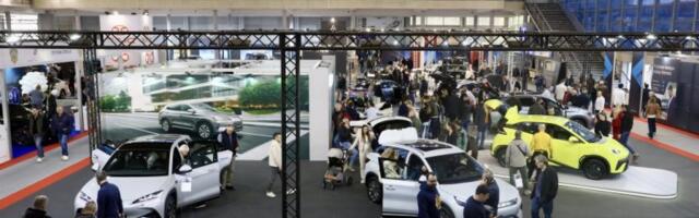 EVO ŠTA SRBE NAJVIŠE ZANIMA NA SAJMU AUTOMOBILA! Spremni da plate do 30.000 evra za vozilo! (FOTO)