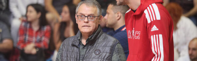 Navijači u Crnoj Gori provocirali bivšeg kapitena Zvezde transparentom sa slikom Nebojše Čovića