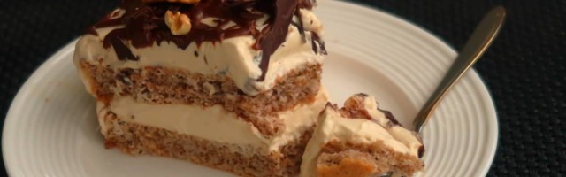 Ljudi razmenjuju recept za tortu Katarina sa čokoladom i orasima i odlična je