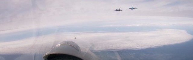 SUHOJ PRESREO TRI FRANCUSKA AVIONA! Bliski susret iznad Crnog mora, dva miraža i tanker S-135 pobegli sa ruskih granica! /VIDEO/