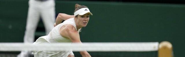 UHH, KAKVA TETOVAŽA! Prelepoj ukrajinskoj teniserki se pomerila skuknjica i sve se videlo, A TEK KAKVA JE VAN TERENA (FOTO)