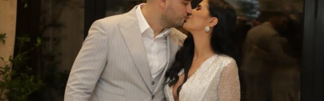 PORODILA SE ŽENA LJUBE PERUĆICE! Stigle vesti iz bolnice, pevač se odmah oglasio!