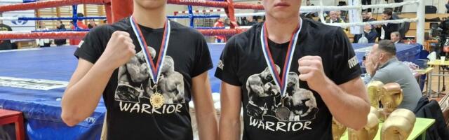 Mladi asovi leskovačkog „Jugboxinga“ zablistali u ringu „Čelične pesnice“