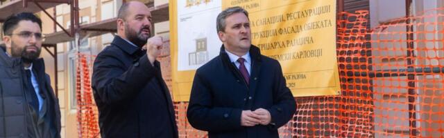 Ministar Selaković u Sremskim Karlovcima: Za nastavak obnove kulturno-istorijskog nasleđa Ministarstvo kulture obezbedilo 100 miliona dinara 2026. godine (FOTO)