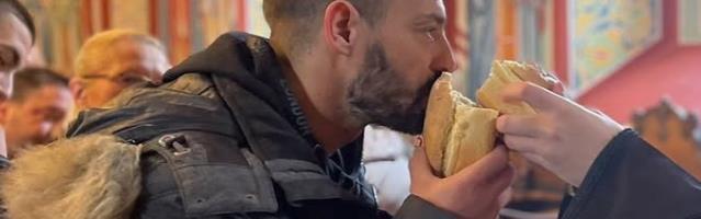 "Despot došao kod bake i deke" Ovako Milan Vasić slavi Svetog Nikolu na Kosovu i Metohiji: Cela porodica na okupu (FOTO)