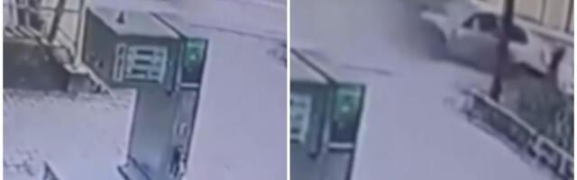 STRAVIČAN SNIMAK TEŠKE SAOBRAĆAJKE KOD ŽITORAĐE: "Tojota" izlati na put, u punoj brzini naleće "mercedes" i razbija je - muškarac (45) poginuo (VIDEO)