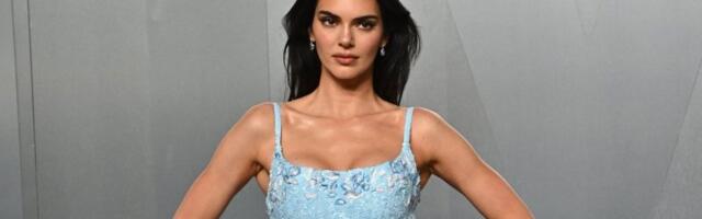 Figura od koje zastaje dah: Kendal Džener poput boginje na crvenom tepihu - svi pogledi na njoj (FOTO)