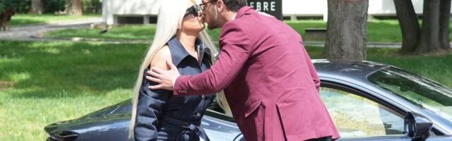 Dara Bubamara stigla sa dečkom na snimanje, pa otkrila čime se bavi: Pao i poljubac (FOTO)