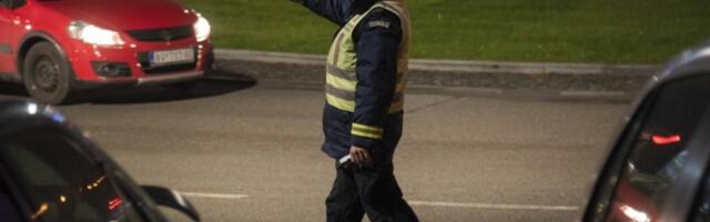 MALOLETNIK PRAVIO HAOS PO NIŠU! Divljao motorom, prošao na crveno i bežao od policije!