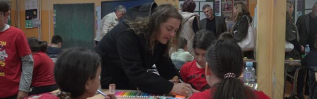 Fondacija Braća Karić nastavlja svoju humanitarnu misiju: Donirani najmoderniji interaktivni televizori u Zaječaru