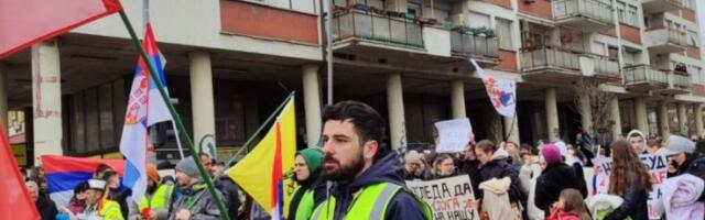 Studenti stigli u Mladenovac: Ljudi ih dočekali kao rod najrođeniji (VIDEO)