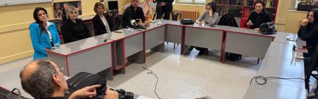 Prosvetari o incidentu u OŠ „Slobodan Sekulić“ i tretmanu od strane policajaca: „Pretnje od onih koji su za našu bezbednost plaćeni“ (VIDEO)