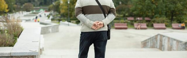 Šta znači kada hodate sa rukama na leđima? Psiholozi otkrivaju moć ovog pokreta