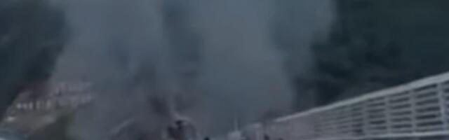 KRIMINALCI ZAPALILI AUTOMOBILE NA AUTOPUTU, PROSULI EKSERE I ZAPUCALI! Pobegli sa dva miliona evra (VIDEO)