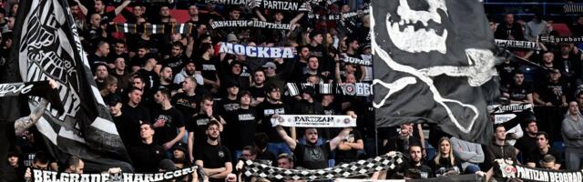 Dirljiva scena u Areni: Orilo se ime Duška Vujoševića, scena "da se naježiš" navijača Partizana /VIDEO/