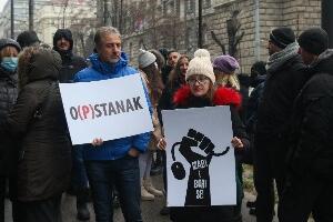 Протест фриленсера због решења о ретроактивном плаћању пореза