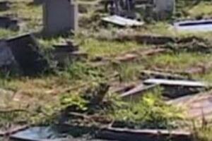 Оскрнављено српско православно гробље у месту Пламенице у Општини Кључ