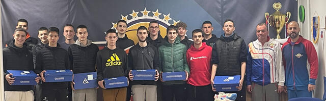 Pokloni za igrače kadetske selekcije KK Čačak 94