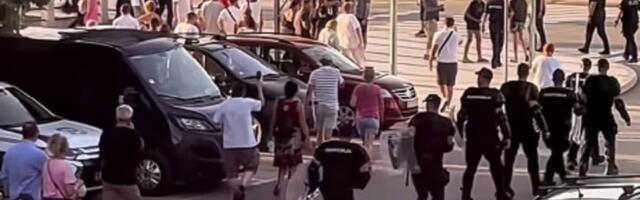 Građani u Knjaževcu premijera Macuta i kolonu vozila u njegovoj pratnji ispratili zvižducima