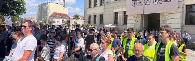 Čačani treći dan zaredom protestovali ispred sale lokalne Skupštine zbog poskupljenja komunalija