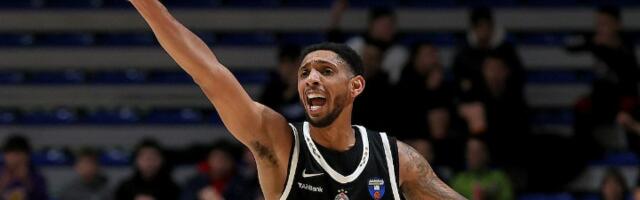 Pejn kao Kari: Postigao 6 trojki za poluvreme (VIDEO)