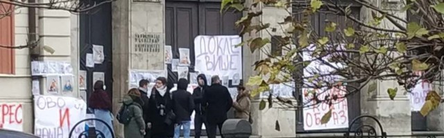 Students block Belgrade University head’s office