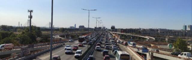 POŽURITE, AKO HOĆETE DA STIGNETE NA VREME NA POSAO! Iskoristite centar grada - mostove IZBEGAVAJTE! (FOTO)