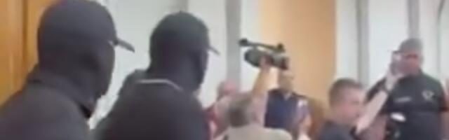SRCE: Maskirane osobe iz Niša obezbeđivale sednicu skupštine u Zaječaru, podnete prijave