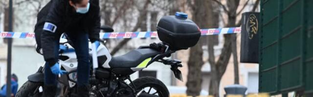 NAPADAČI PUCALI USRED GRADA NA POLICAJCE: Pronašli im pušku ispod vozila, a onda je nastao haos