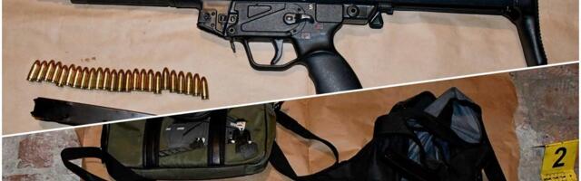 ARSENAL ORUŽJA ČUVAO U GARAŽI: Automatske puške, pištolji i municija pronađeni kod muškarca u Sefkerinu