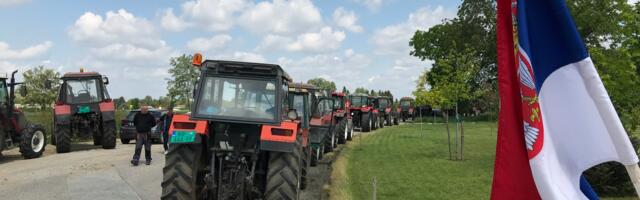 Nakon sastanka sa šefom kabineta ministra poljoprivrede povučene sve blokade u okolini Kraljeva, osim one u Miločaju