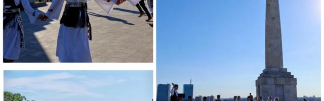 Tradicija ispod Pobednika: Pesmom i igrom izgrađen most od Bratunca do srca Beograda, mladi folkloraši iz Srpske oduševili publiku na Kalemegdanu