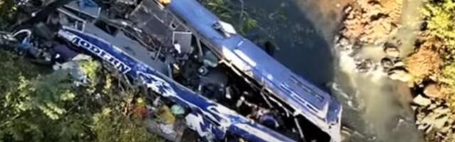 STRAVIČNA NESREĆA! Dvoje mrtvih, među povređenima i dečak (6) posle direktnog sudara turističkog autobusa i automobila na Kanarskim ostrvima!