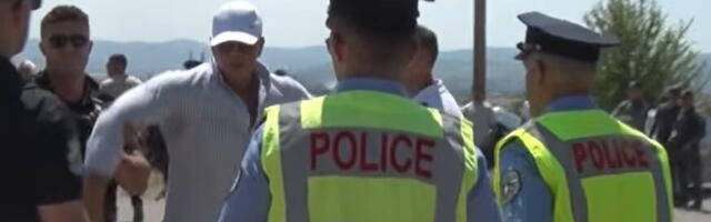OVO ŠTO TRPE SRBI NA KIM NIJE VIĐENO NI U APARTHEJDU! Analitičari: Teror Prištine nad Srbima postao sistemski!