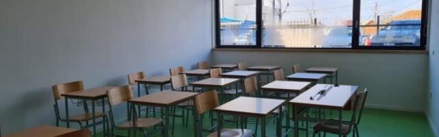 NASILJE U SMEDEREVSKOJ ŠKOLI! Nastavnik vikao na učenika,obarao ga sa stolice, udarao ...