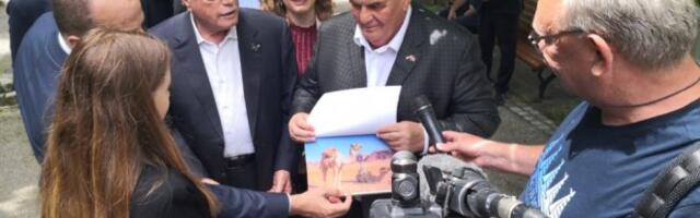 ODLIČNE VESTI! Guverner EGIPATSKOG JUŽNOG SINAJA poklonio ZOOLOŠKOM VRTU U JAGODINI PAR KAMILA