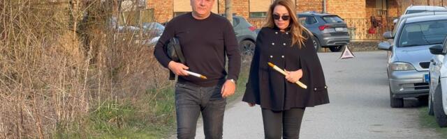 Pevačicu dugo nismo videli u javnosti, stigla u dom Darka Lazića: Estrada uz njega, evo ko ga je danas posetio