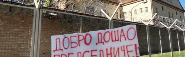 ZA SREMSKU MITROVICU Po 7.000, flaša vode i sendvič - Miće Grčića nema, ko deli pare ?