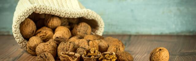 Zašto se na Badnje veče krckaju orasi? Okupite se porodično i ispoštujte ovaj običaj – ima važno značenje