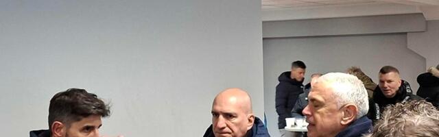 Veljko Paunović posmatra meč Čukarički – Crvena zvezda