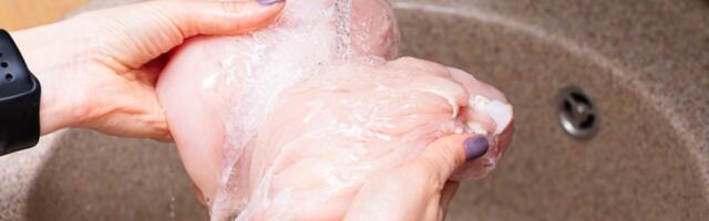 Da li treba prati piletinu pre spremanja? Mnogi ovde greše, a nisu ni svesni