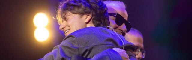 SPEKTAKL U SAVA CENTRU: Saša Matić iznenadio publiku na koncertu Jakova Jozinovića - emocije preplavile dvoranu (FOTO/VIDEO)