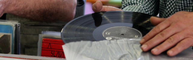 Čak ni popularne aplikacije ne mogu da otkriju o čemu se ovde radi - dovodi se u pitanje koja je pozadina ove melodije!