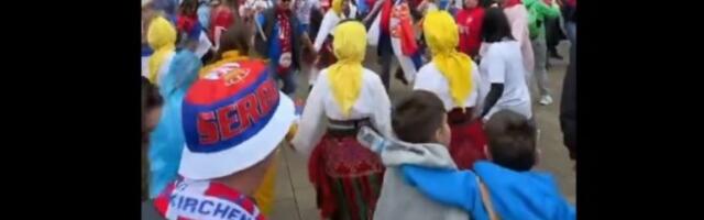 Srbi "raspalili" kolo usred Nemačke (VIDEO)