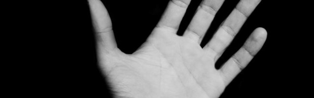 Pogledajte u svoje ruke i ako uočite ovu RAZLIKU IZMEĐU MALIH PRSTIJU, EVO ŠTA ONA ZNAČI