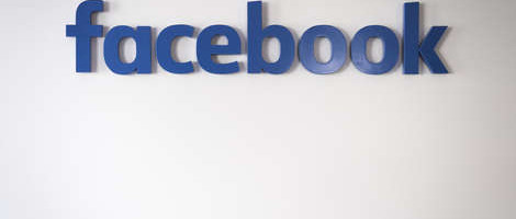 Facebook produžava zabranu političkih reklama