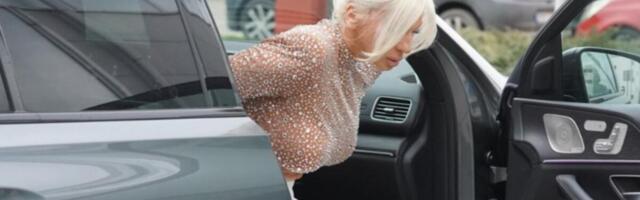 KARLEUŠA SE DOHVATILA SA BOJANOM! Podigla nogu, a on stegao - snimak nije za MALOLETNE i SRČANE BOLESNIKE