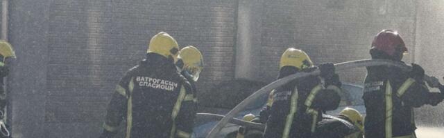 Drama na Voždovcu: Plamena buktinja zahvatila kuću