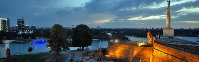 Током вечери и ноћи умерено до потпуно облачно